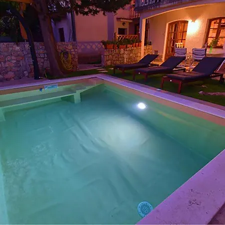 House With Heated Pool * Bribir (Primorje-Gorski Kotar)