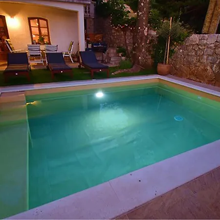 House With Heated Pool *