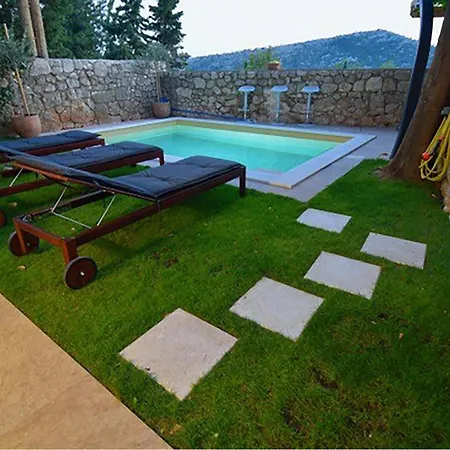 Сasa de vacaciones House With Heated Pool Bribir (Primorje-Gorski Kotar)