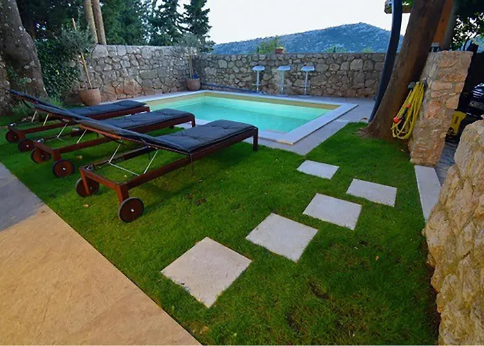 Dom wakacyjny House With Heated Pool Bribir (Primorje-Gorski Kotar)