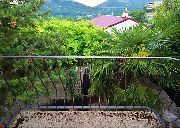 度假居 House With Heated Pool 布里比尔