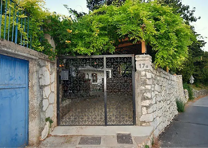 House With Heated Pool * Bribir (Primorje-Gorski Kotar)